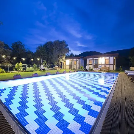 Bal Badem Bed & Breakfast *