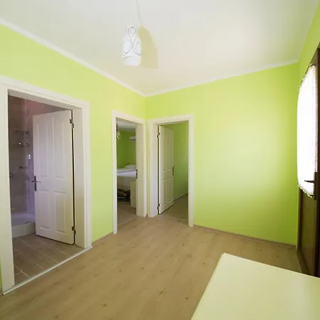 Bal Badem Bed & Breakfast